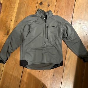 Patagonia Regulator fleece 1/2 zip pullover Taupe Grey